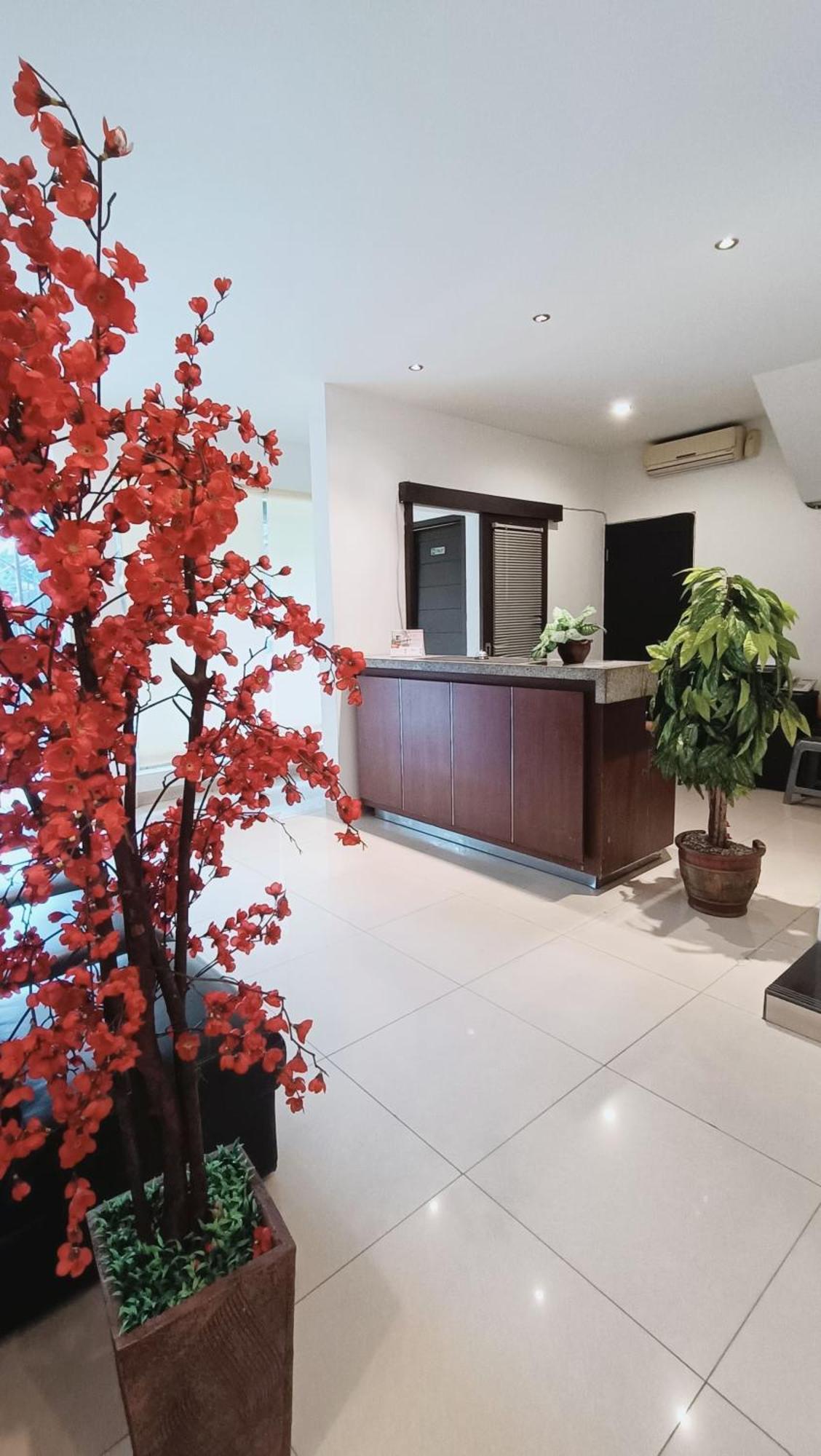 VI Hotel Bandung Bagian luar foto