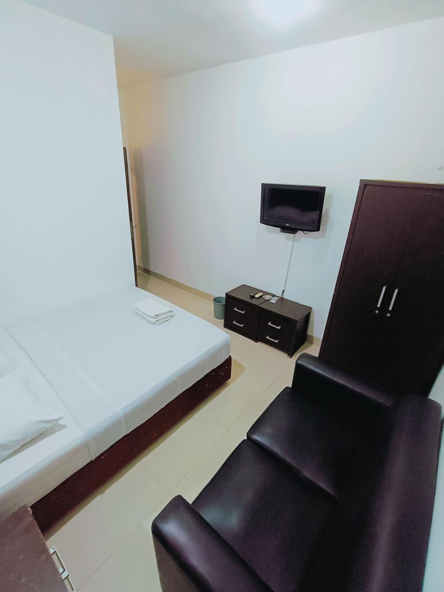 VI Hotel Bandung Bagian luar foto